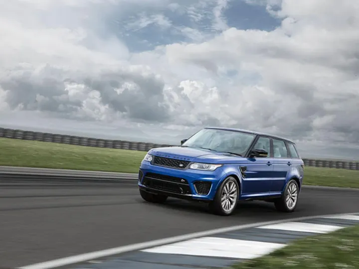 Range Rover представил самый быстрый кроссовер в мире