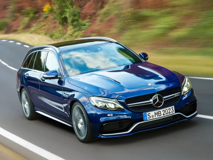 AMG представила Mercedes C63 AMG и C450 AMG