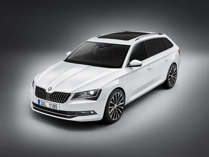 Skoda рассекретила универсал Superb Combi