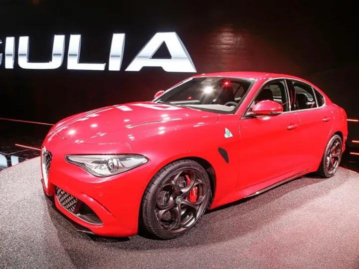 Alfa Romeo Giulia: красота по-итальянски