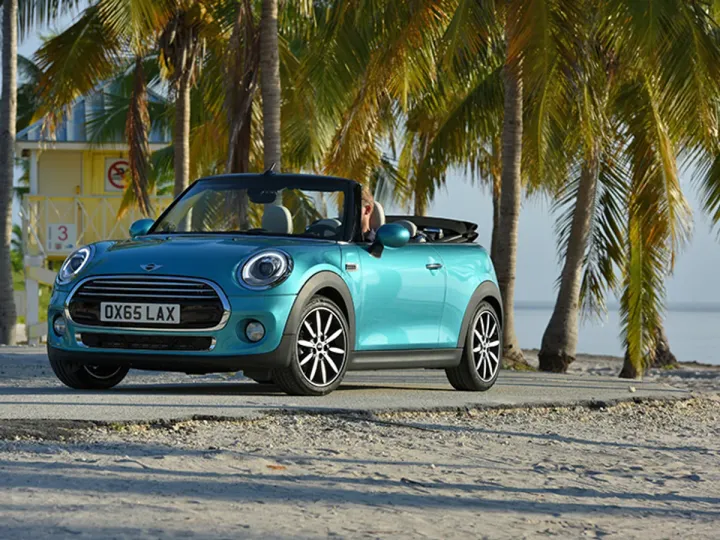 MINI рассекретила новый кабриолет