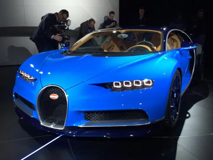 Bugatti представила суперкар Chiron