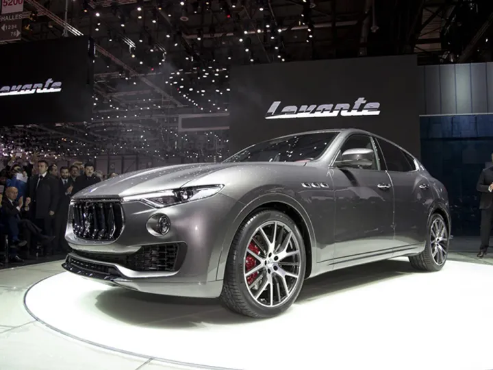Maserati представила свой первый кроссовер