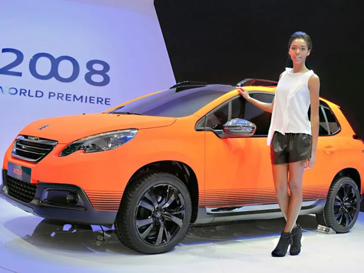 У Peugeot 208 появился старший брат