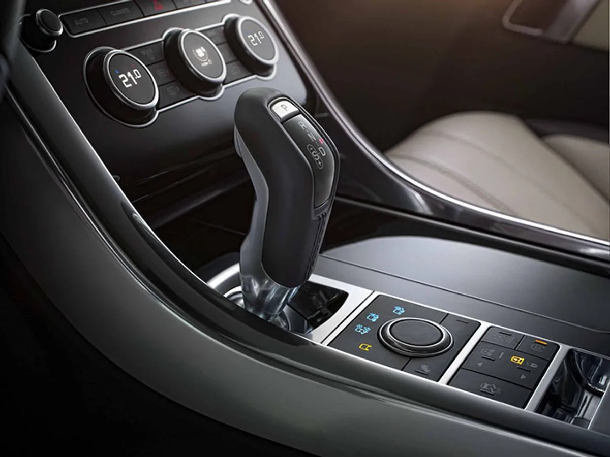 Range Rover Sport: быстрее, мощнее, просторнее