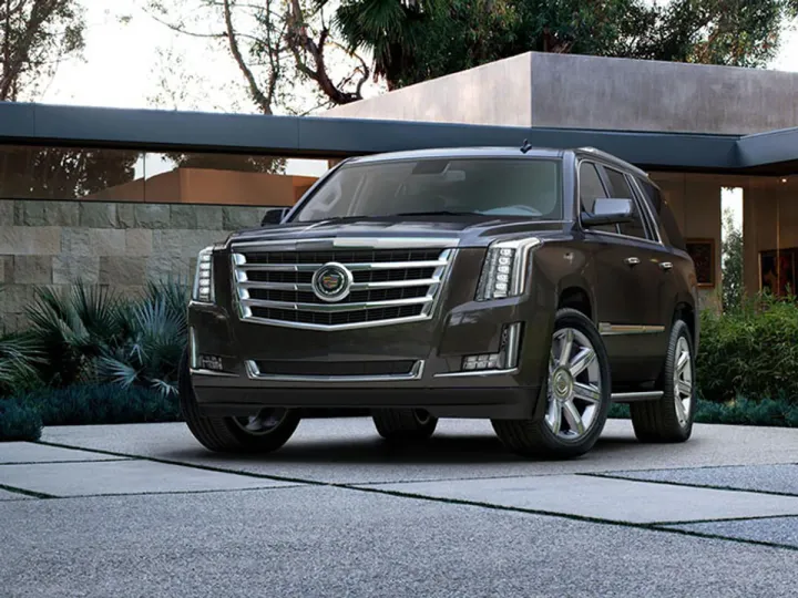 Cadillac Escalade: брутальность и высокий стиль