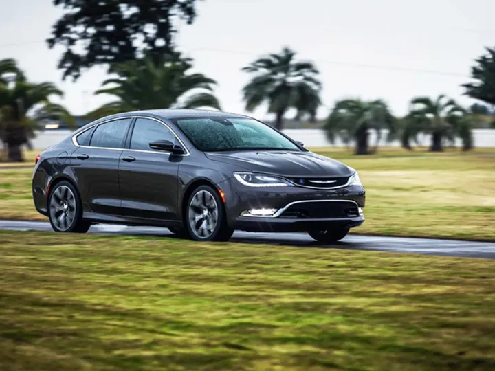 Chrysler 200: новая платформа и два двигателя