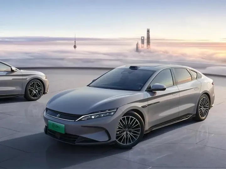 Грозит рекордом. BYD реализовал более полумиллиона машин за месяц