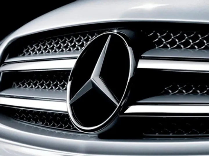 Mercedes грозит резко сократить расходы из-за экономических проблем