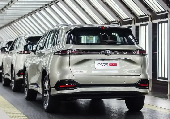 Началось производство нового Changan CS75 Plus: кроссовер сняли на фото