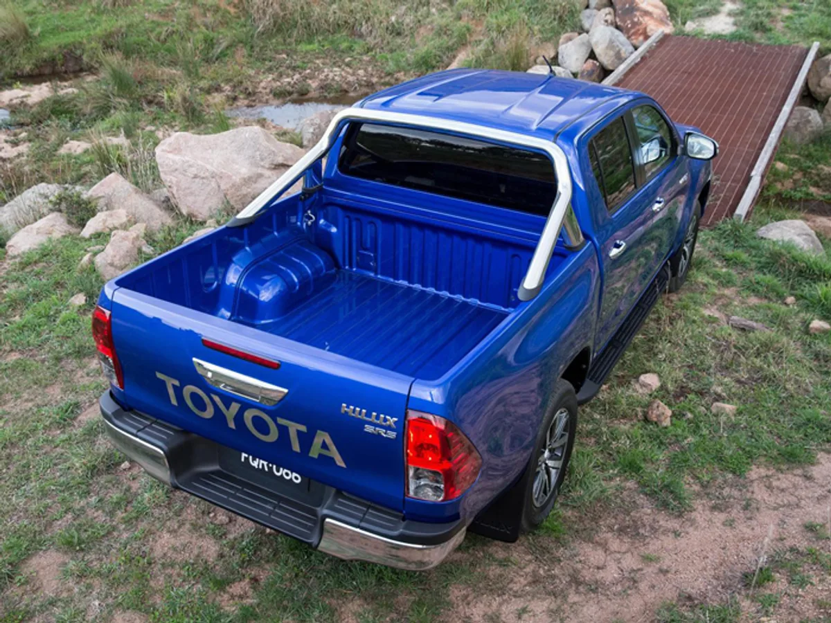 Toyota объявила российские цены на новый Hilux