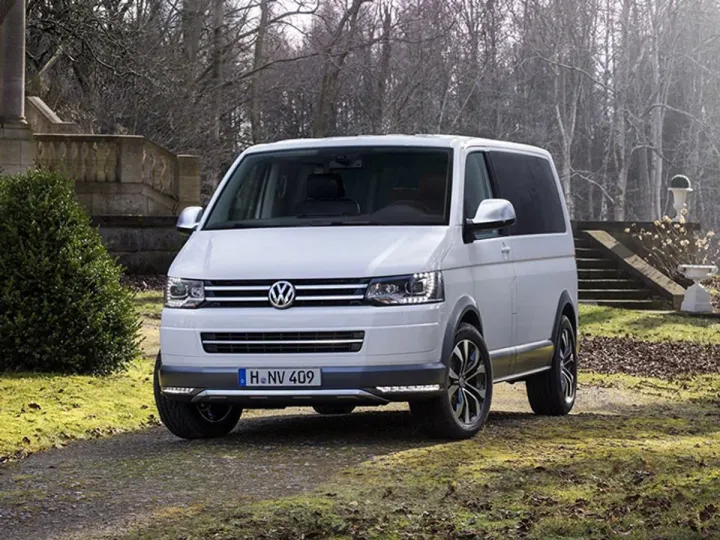 Volkswagen Multivan превратили в кроссовер