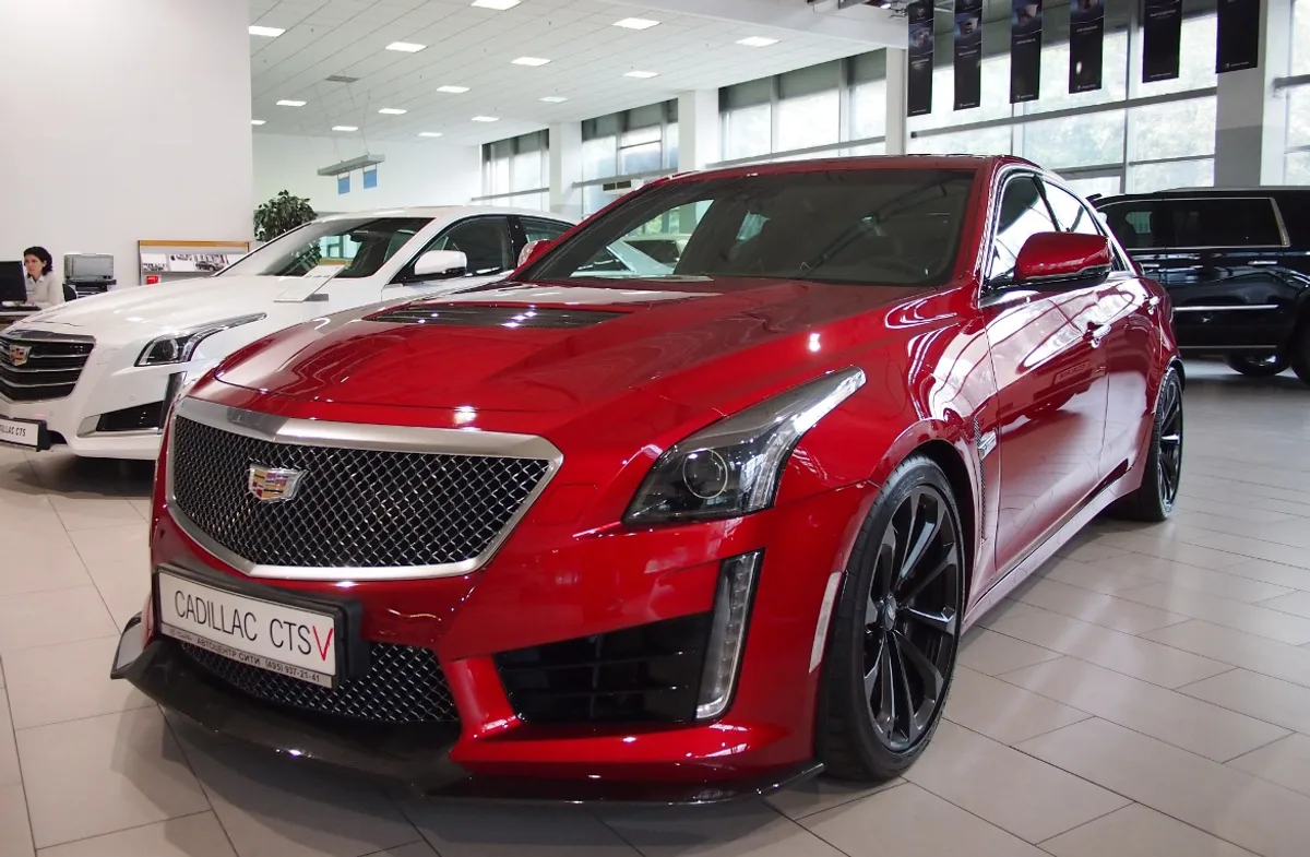 Cadillac CTS-V 2016-2017 – роскошь и мощь в одном обличье – уже в Автоцентр Сити!