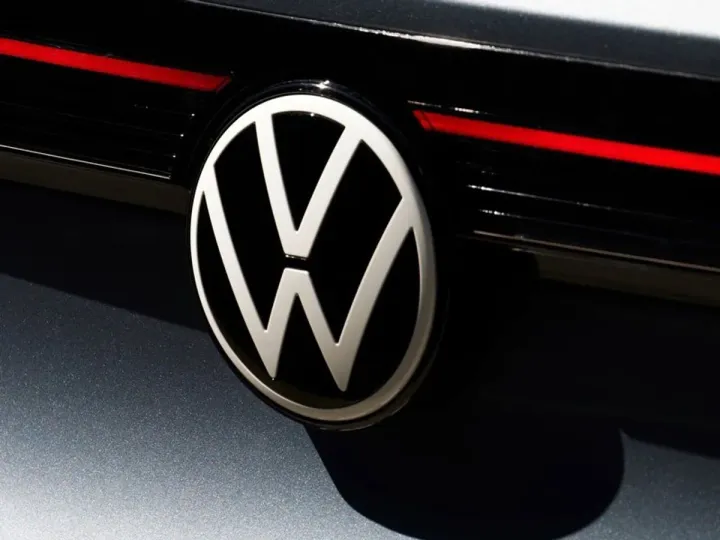 Обновление к юбилею: Volkswagen опубликовал первое фото нового Polo