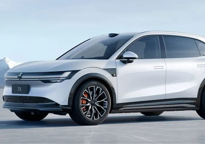 В КНР анонсирован старт продаж нового Zeekr 7X: авто сняли на фото