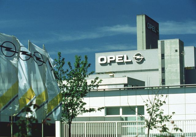 PSA закрыл сделку по покупке Opel