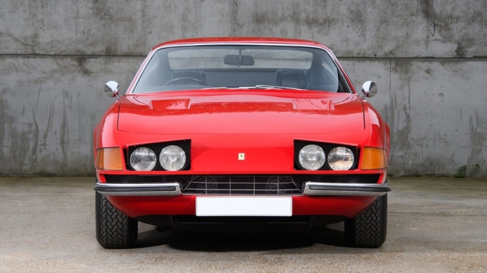 Ferrari Элтона Джона продадут на аукционе