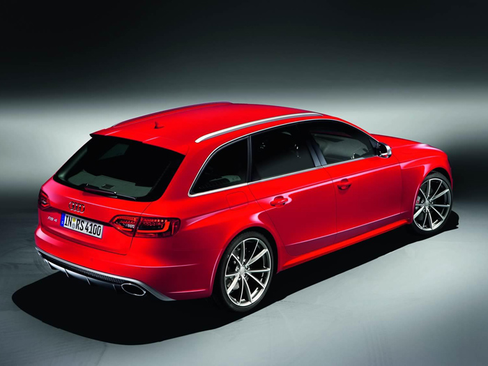 Audi-RS4-Avant-0118062015.jpg