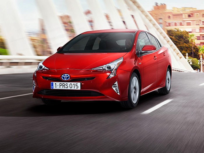 В России стартовали продажи новой Toyota Prius