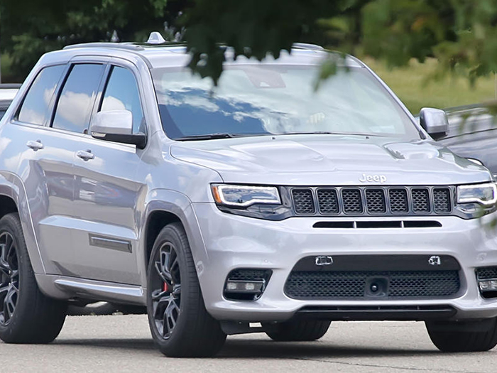 Jeep отзывает в России более 10 000 внедорожников Grand Cherokee