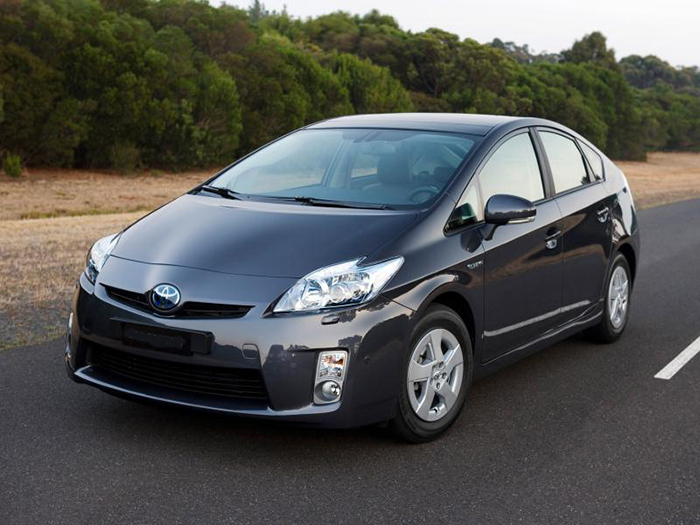 Toyota отзывает гибриды из-за проблем с тормозами