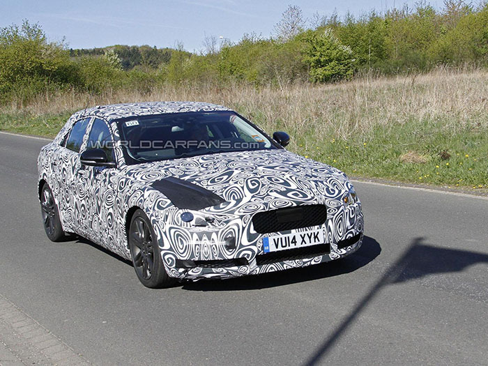 Jaguar тестирует конкурента BMW 3-й серии