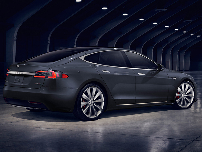 Tesla назвали самым дорогим автопроизводителем США