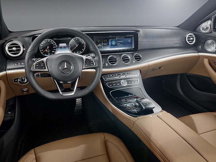 Базовая версия Mercedes E-класса получит анлоговые приборы