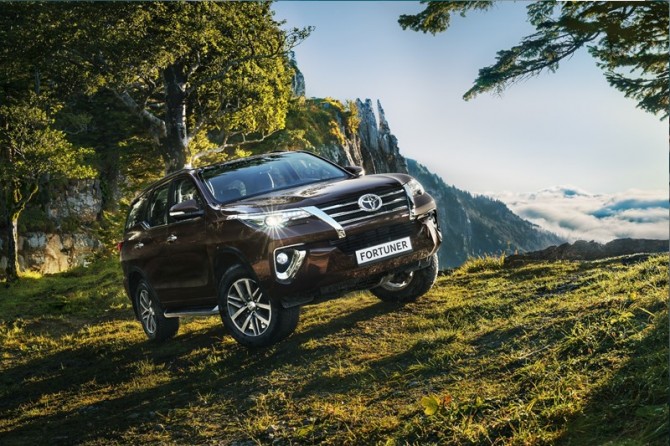 Toyota озвучила российские цены внедорожника Fortuner