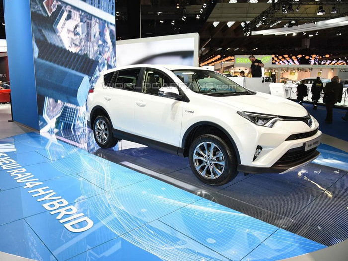Toyota официально представила гибридный RAV4