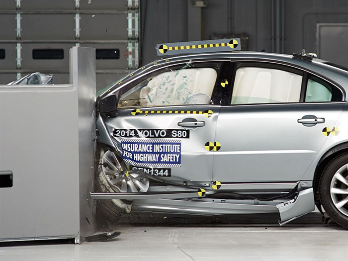 Четыре модели Volvo получили высшую оценку в краш-тестах IIHS