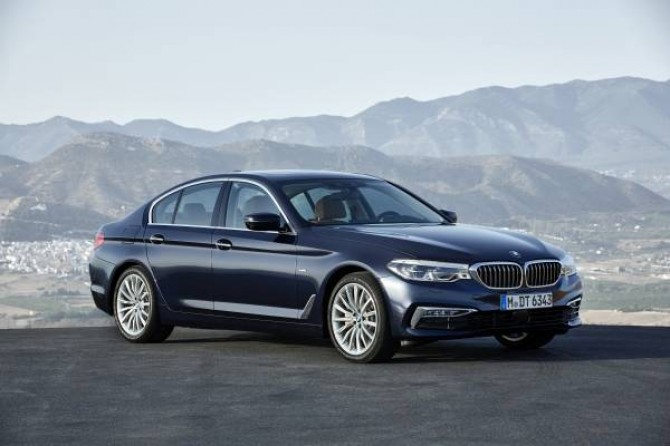 BMW объявила ценник на самую дешевую «пятерку»