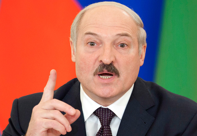 Лукашенко похвастался, что разогнал Tesla почти до 300 км/ч