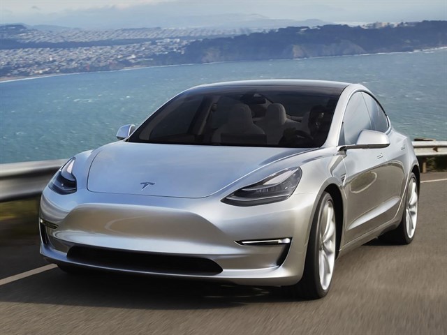 Tesla временно прекратила выпуск электромобиля Model 3