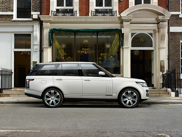 Range Rover LWB: королевская роскошь