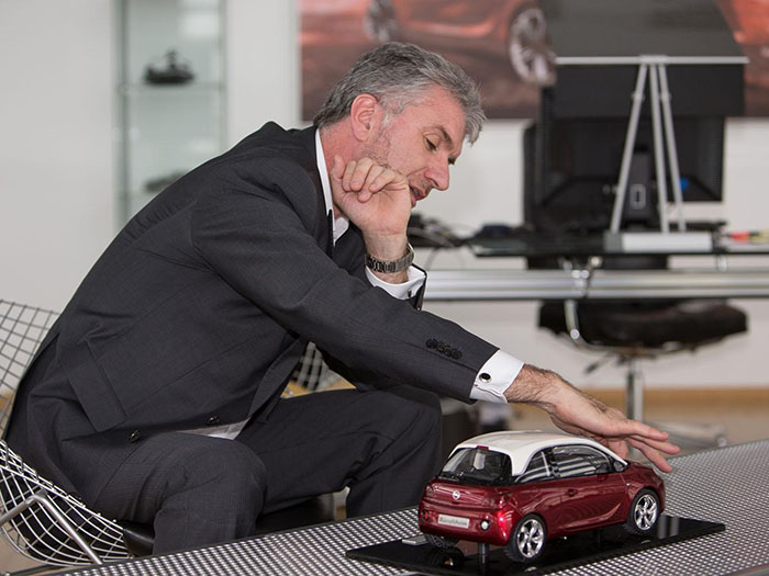 Opel готовит революцию в интерьере автомобилей