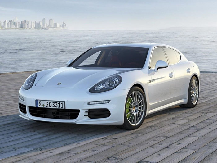 Porsche Panamera станет гибридной