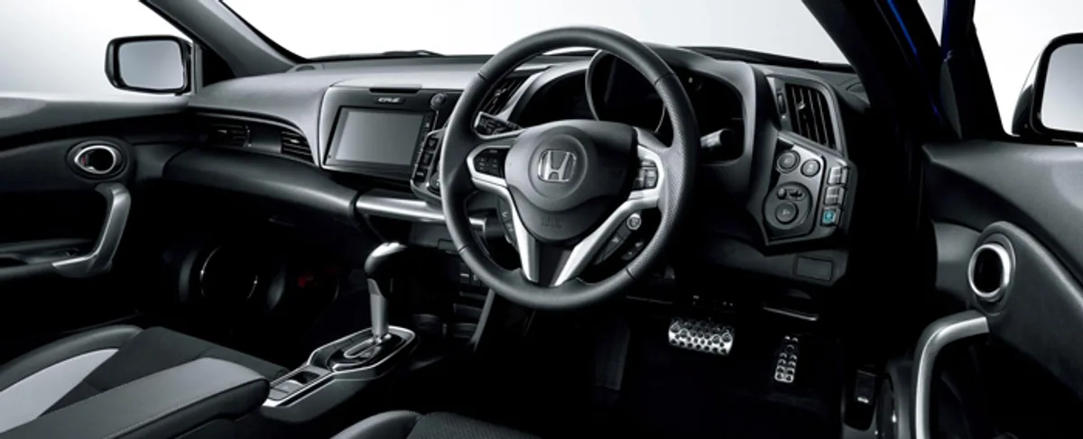 Honda обновила гибридный CR-Z