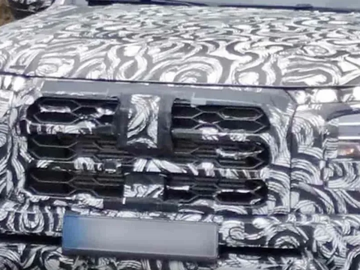 Новый Mitsubishi Pajero сняли на фото во время испытаний