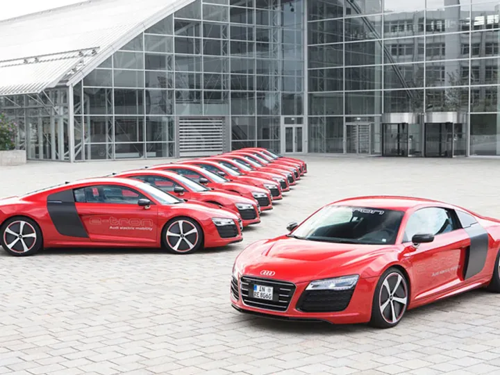 Спортивные Audi станут электрическими