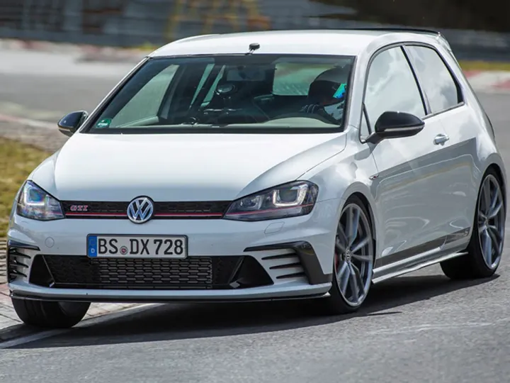Volkswagen Golf побил рекорд Нордшляйфе
