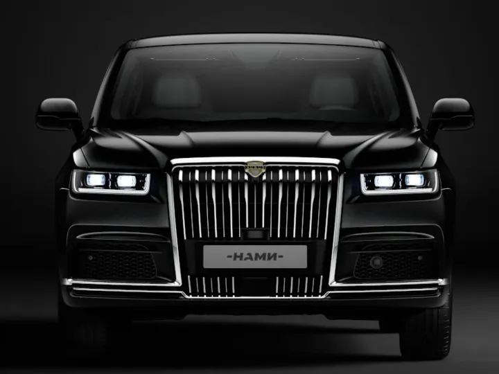 Авто Mail: комплект ковриков для лимузина Aurus Senat стоит 800 тысяч рублей