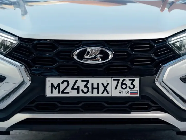 АвтоВАЗ назвал китайские авто главными конкурентами Lada Vesta с вариатором