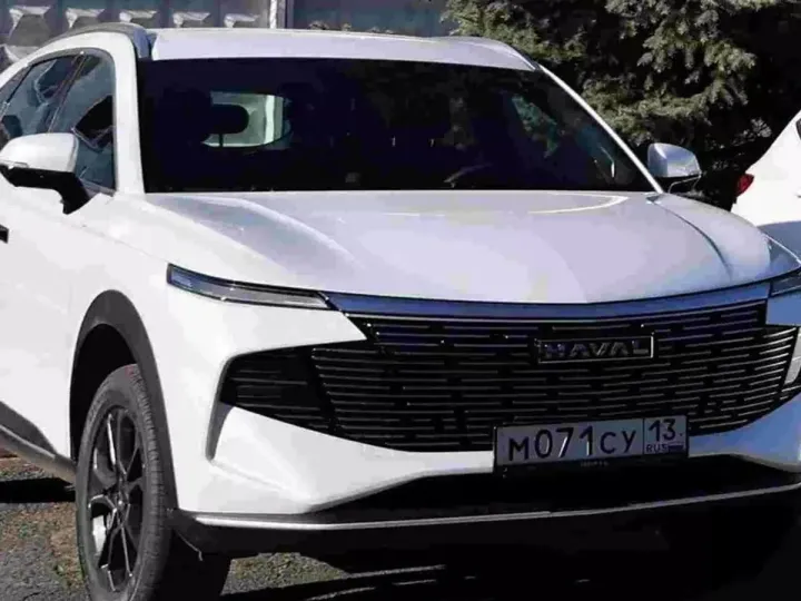 «Автостат»: в РФ начался дефицит новых авто у дилеров