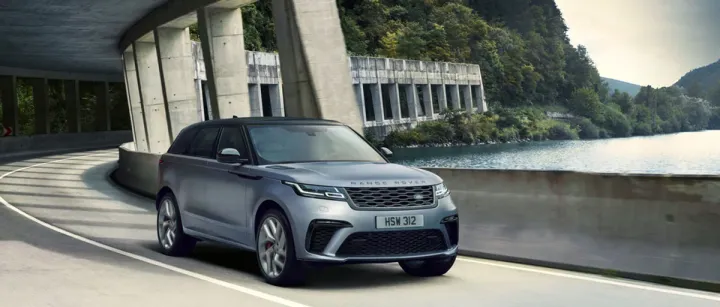 Кроссовер Range Rover Velar EV 2028 года сняли на зимних испытаниях