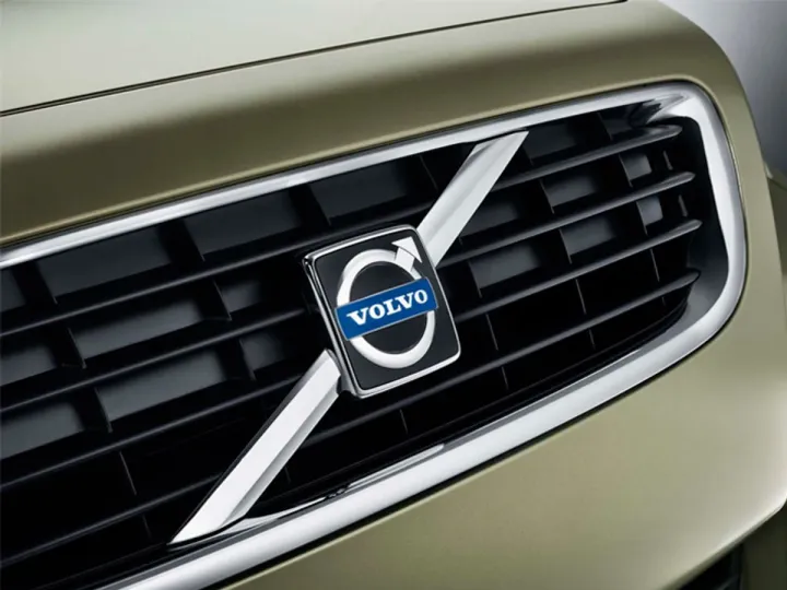 Могут загореться: в РФ начался отзыв автомобилей Volvo