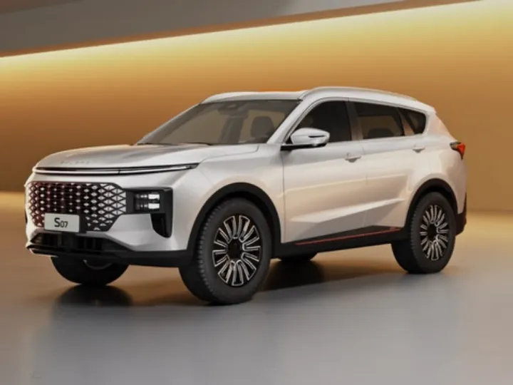 Начались продажи автомобилей Soueast еще в двух странах