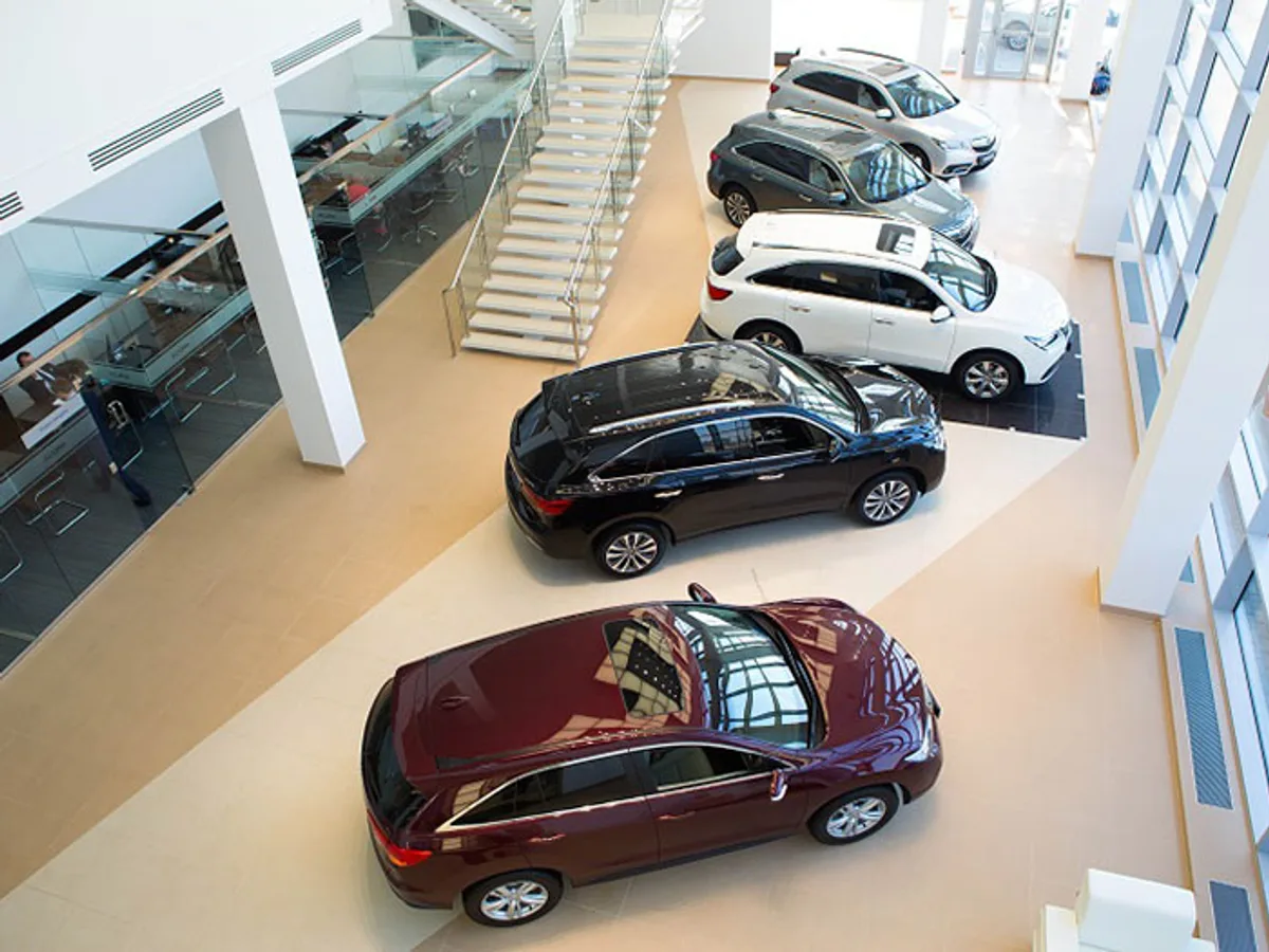 В России открылся первый салон Acura