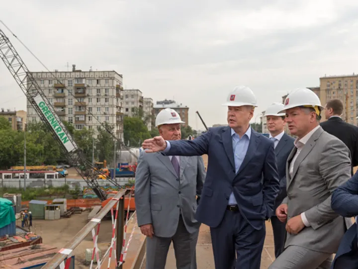 Реконструкцию Волоколамского путепровода закончат осенью