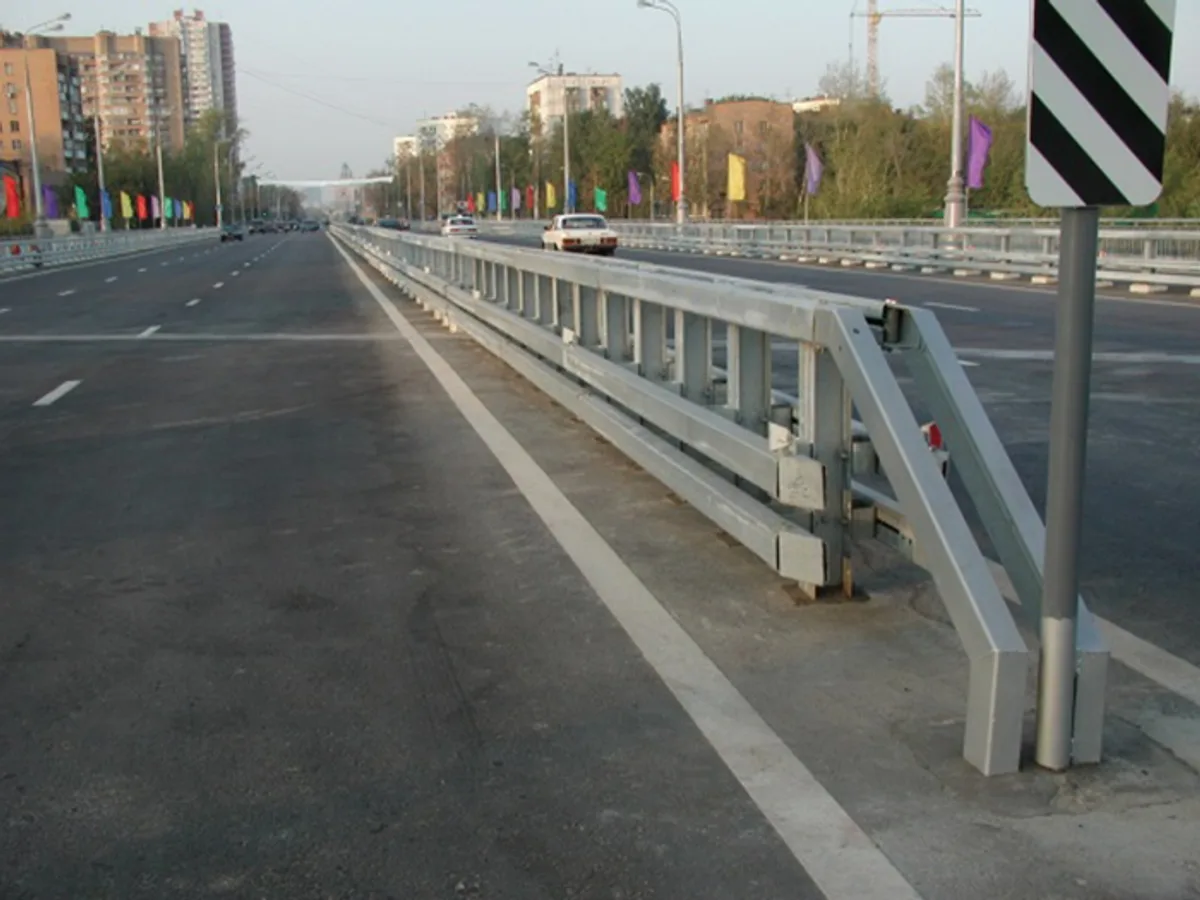 Москва потратит 1 млрд рублей на отбойники
